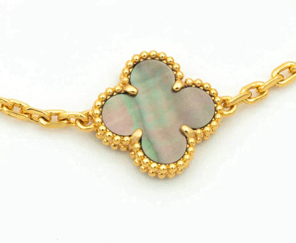 [Camiery] CLOVER 5 MOTIF GRAY MOP BRACELET COLLECTION