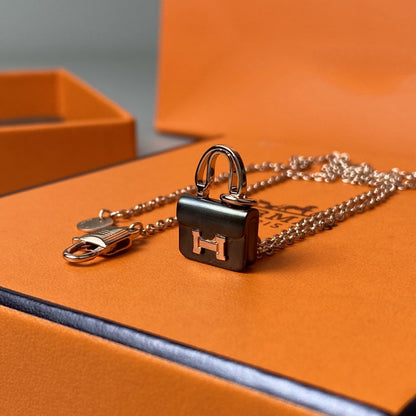 [Camiery]CONSTANCE BLACK PEDANT PINK GOLD NECKLACE