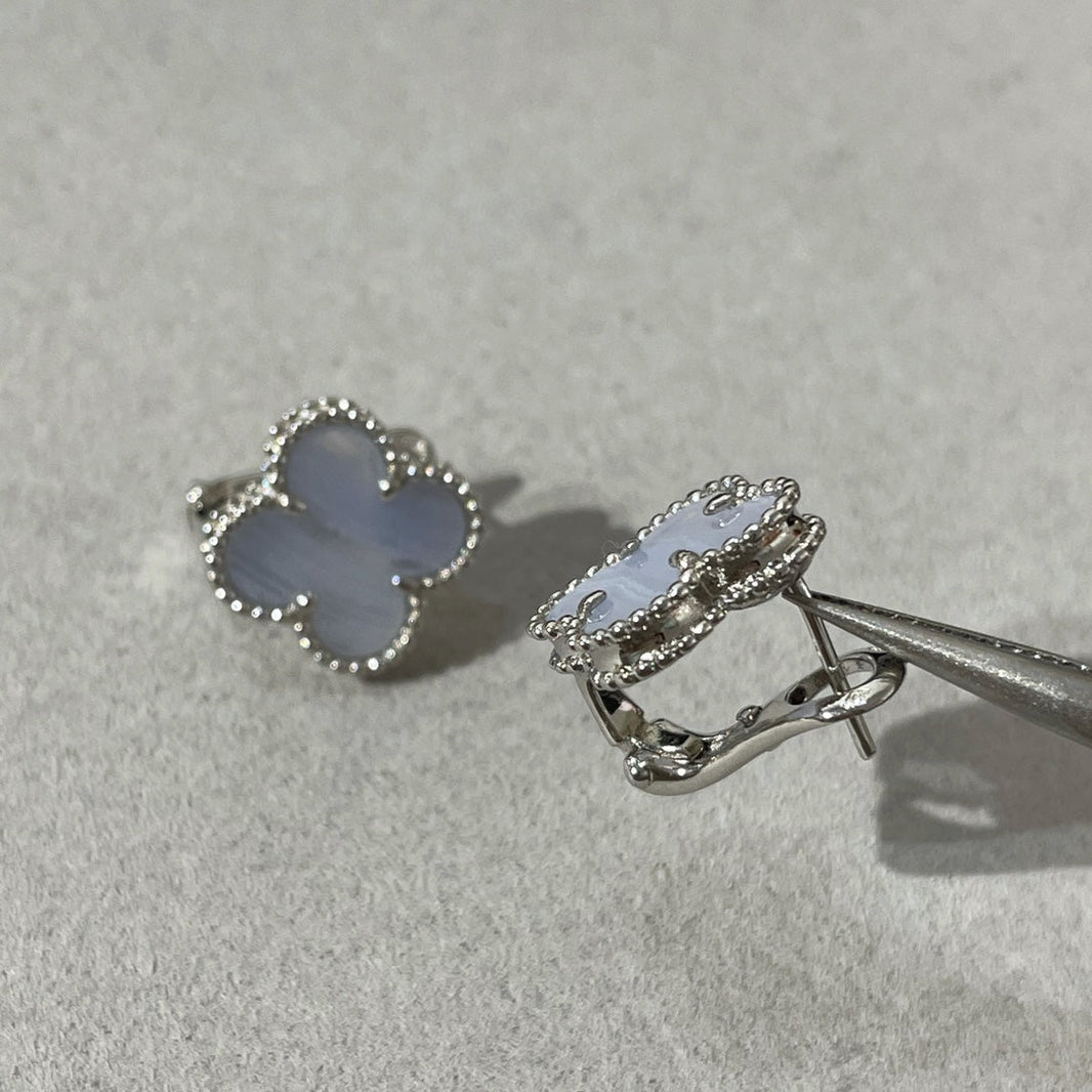 [Camiery]CLOVER CHALCEDONY SILVER STUD EARRINGS