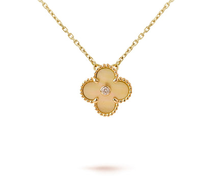 [Camiery]CLOVER 15MM CHRISTMAS LIMITED EDITION SINGLE FLOWER NECKLACE