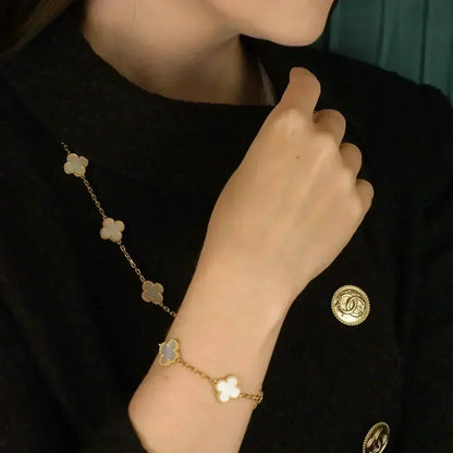 [Camiery]CLOVER WHITE PEARL MOP 5 MOTIF BRACELET COLLECTION