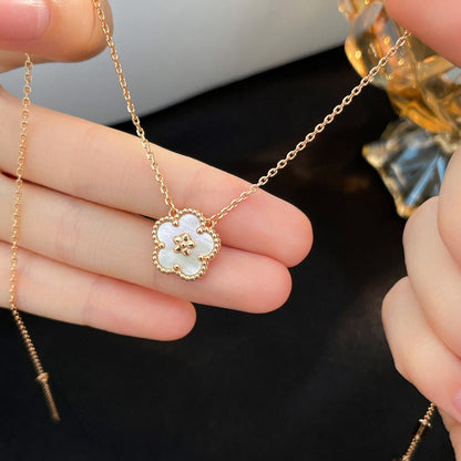 [Camiery]LUCKY  WHITE MOP  PLUM BLOSSOM NECKLACE