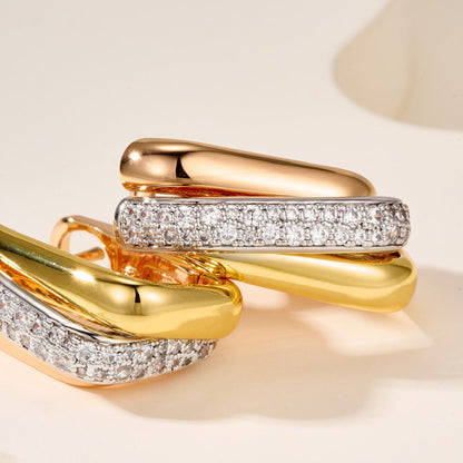 [Camiery] TRINITY HALF DIAMOND  CUSHION EARRINGS