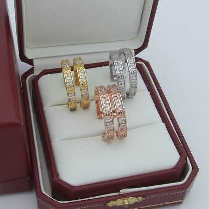 [Camiery] LOVE EARRINGS 3.6MM DIAMOND PAVED