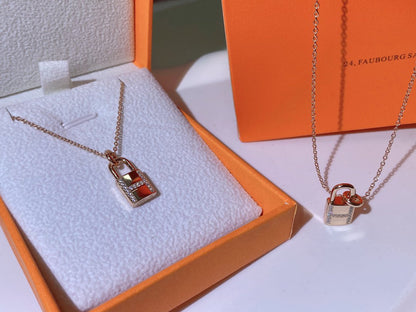 [Camiery]HM ADVANCED NICHE LOCK HEAD NECKLACE DIAMONDS