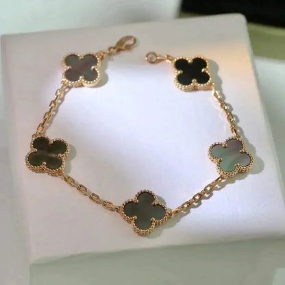 [Camiery] CLOVER 5 MOTIF GRAY MOP BRACELET COLLECTION