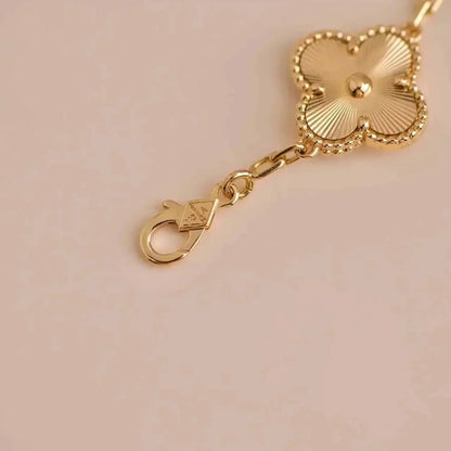 [Camiery] CLOVER 5 MOTIF LASER BRACELET COLLECTION